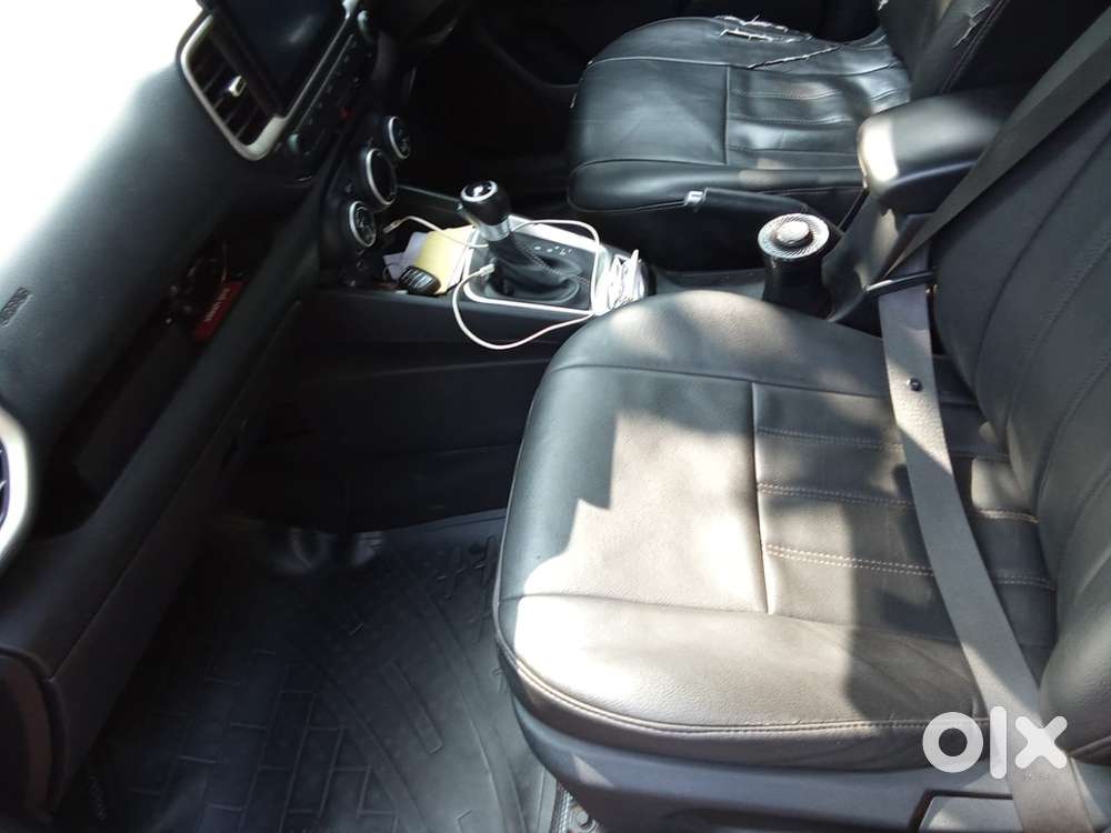2022 Hyundai Venue Petrol, Km Driven 77000
