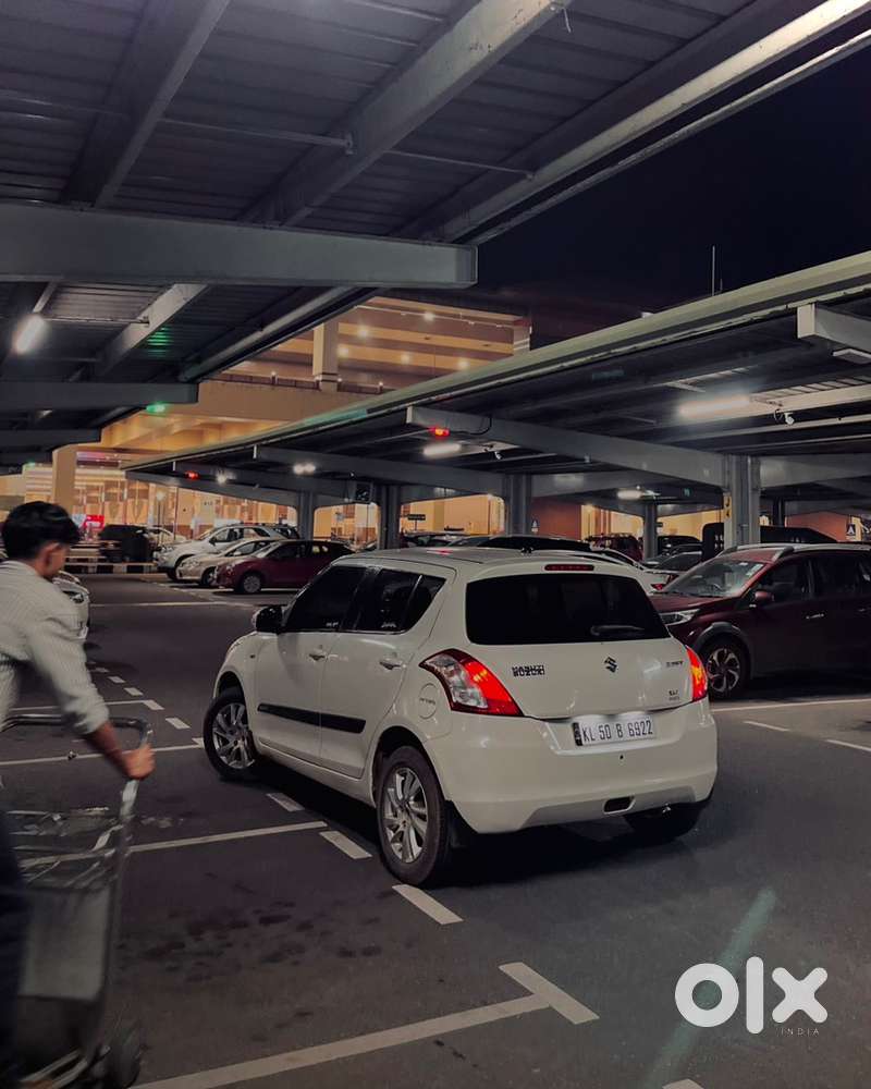 Maruti Suzuki Swift Petrol 2012