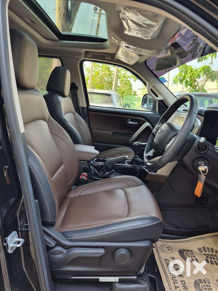 Mahindra Scorpio-n 2.0 Z8 Petrol Mt 7 Str, 2025, Petrol