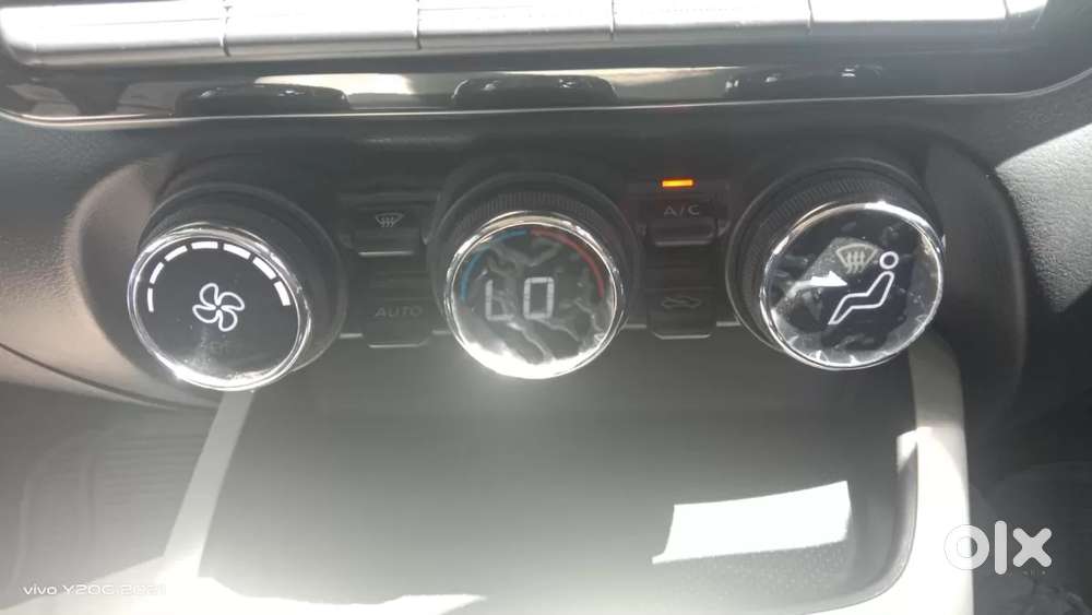 Nissan Magnite 1.0 Xv Premium Turbo Cvt, 2023, Petrol