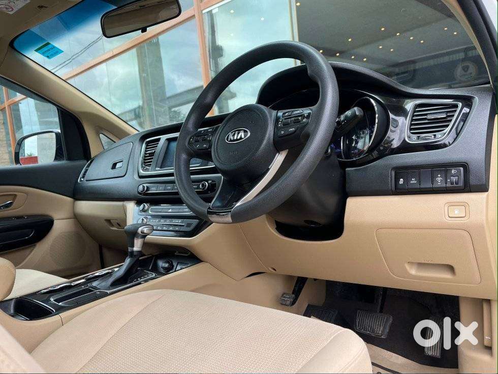 Kia Carnival Premium, 2021, Diesel