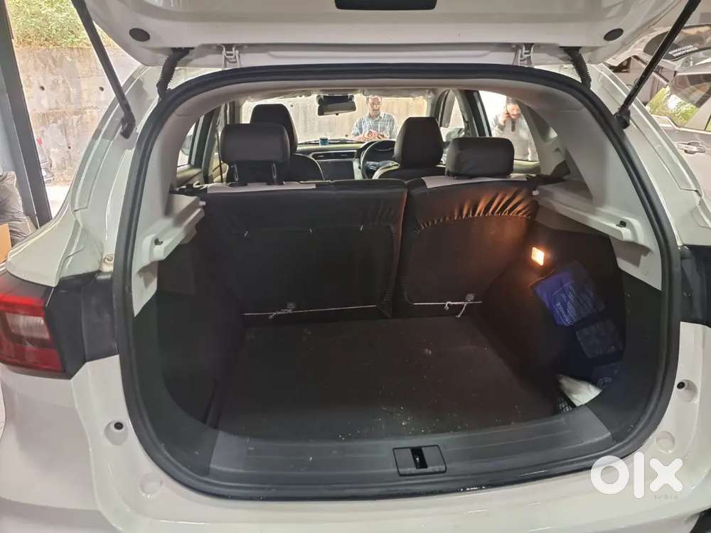 Mg Astor 2023 Petrol 28000 Km Driven