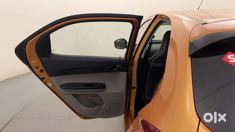 Tata Tiago 1.2 Revotron Xt, 2016, Petrol