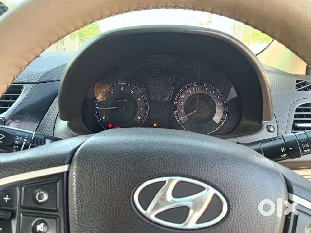 Hyundai Verna Fluidic 1.6 Vtvt Sx, 2013, Petrol