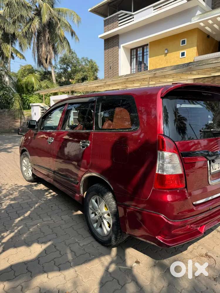 Toyota Innova 2014, Original Kerala Showroom Service