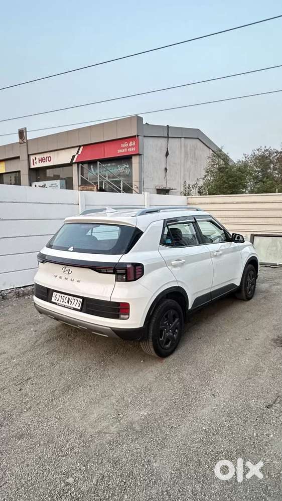 Hyundai Venue 1.2 S (o), 2023, Petrol