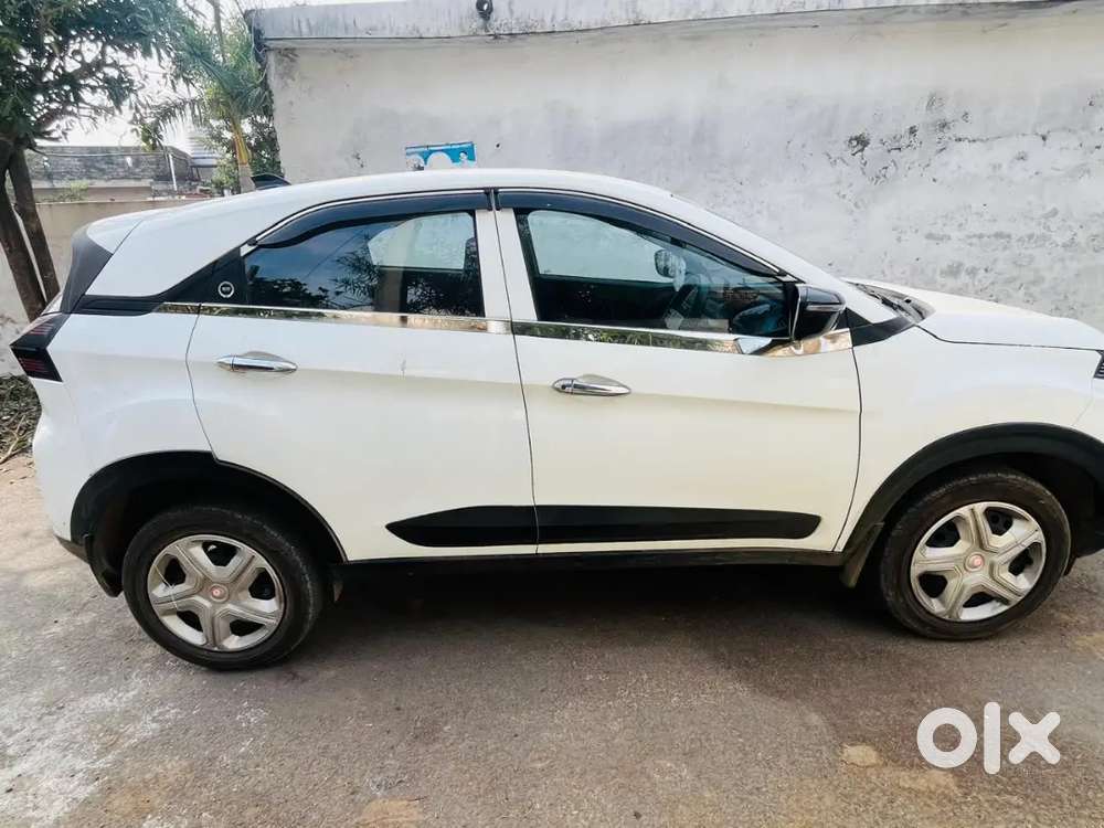 Tata Nexon 2024 Petrol 63000 Km Driven Well Maintained