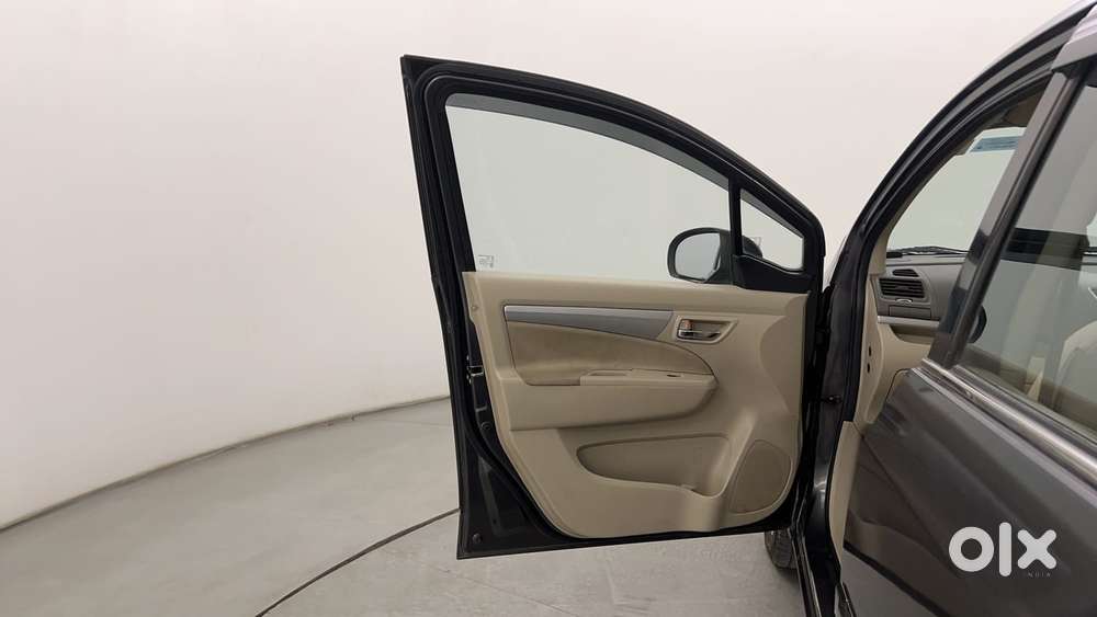 Maruti Suzuki Ertiga Vxi At, 2017, Petrol