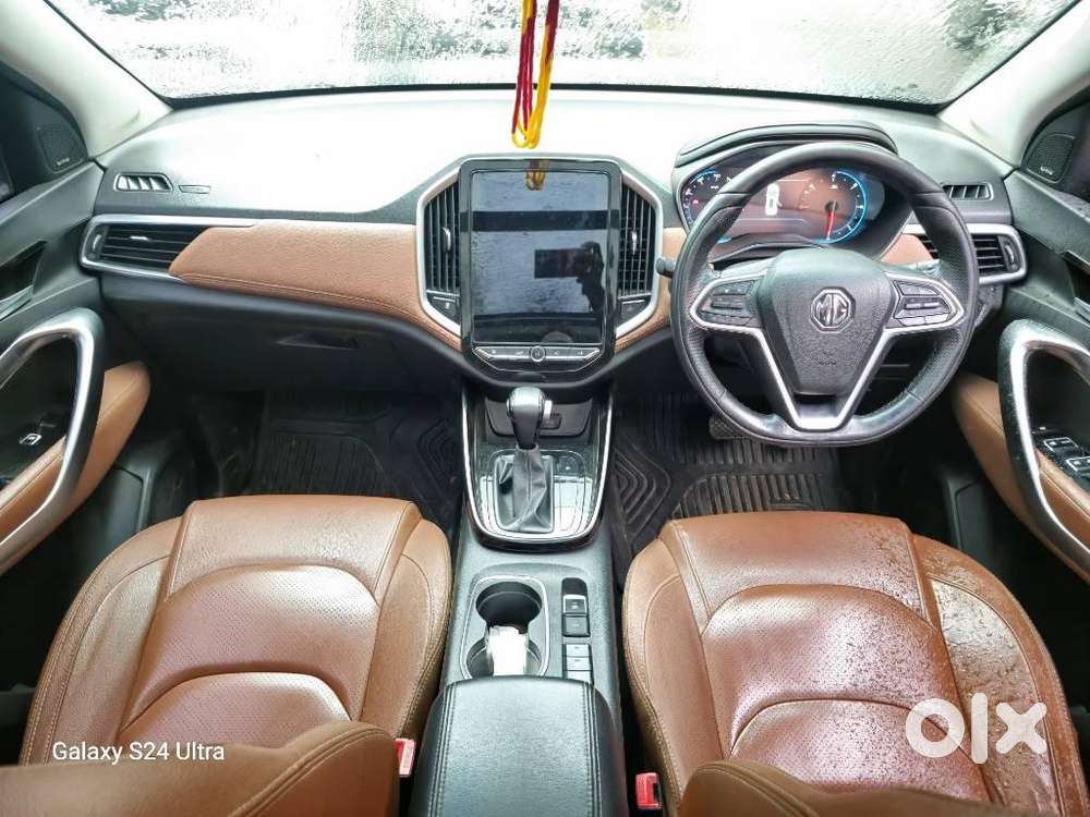 Mg Hector Plus Sharp Pro 1.5 Turbo Petrol  Cvt 7 Str Dual Tone, 2020..