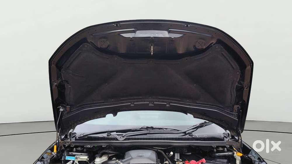 Tata Nexon Creative Plus S 1.2 Revotron Petrol 6 Mt, 2025, Cng & Hyb..