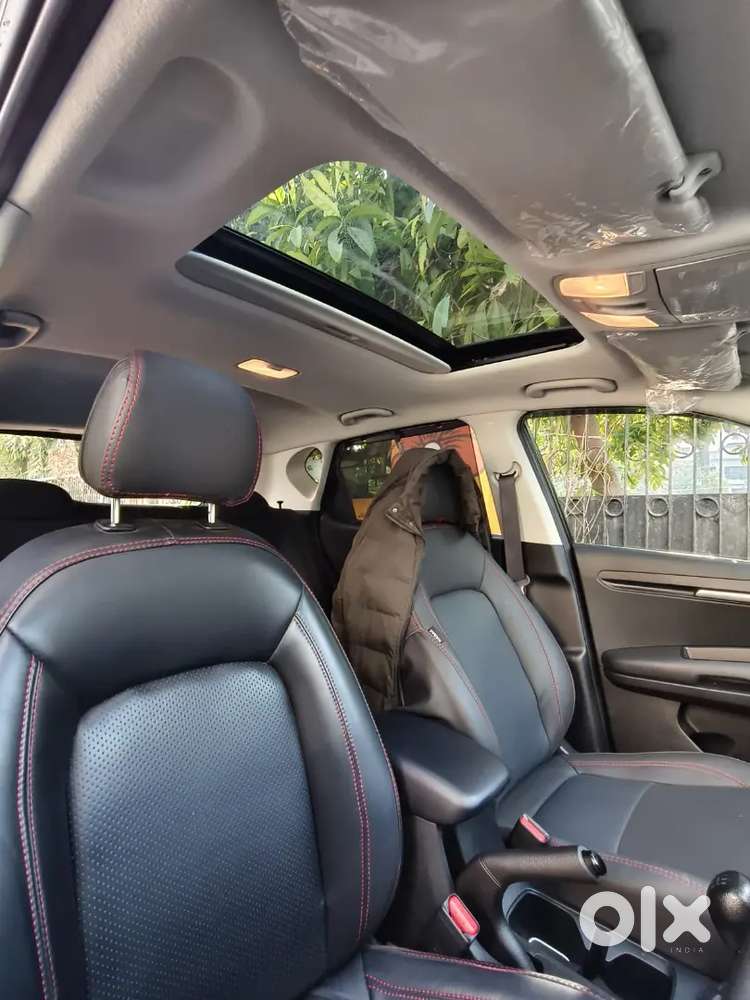 Kia Sonet 2025 Petrol 11200 Km Driven