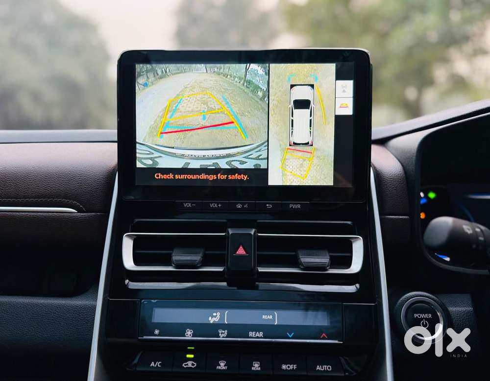 Toyota Innova Hycross 2.0 Vx (o) Hybrid 7 Str, 2024, Petrol