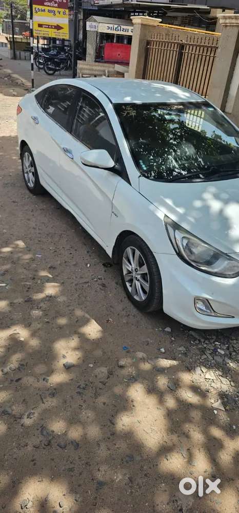 Hyundai Verna 2012 Petrol 128000 Km Driven