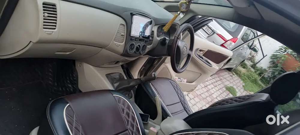 Toyota Innova 2011 Diesel 140000 Km Driven