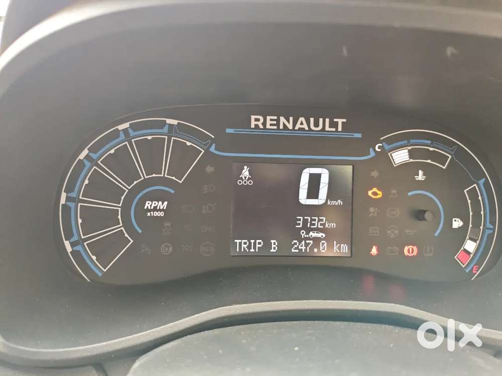 Renault Kwid Rxt 2025  3.7k Km  Like New  Single Owner