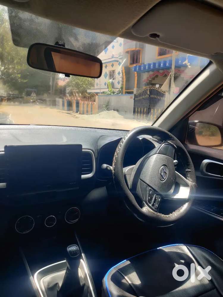 Hyundai Venue 2022 Petrol Well Maintained