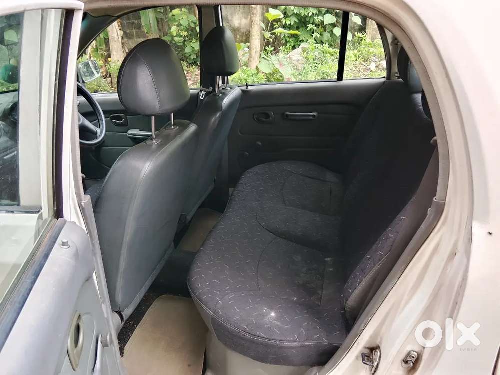 Hyundai Santro 2003, കഴിഞ്ഞ 13 വർഷങ്ങളായി ഡോക്ടറുടെ ഉപയോഗത്തിലുള്ളത്.