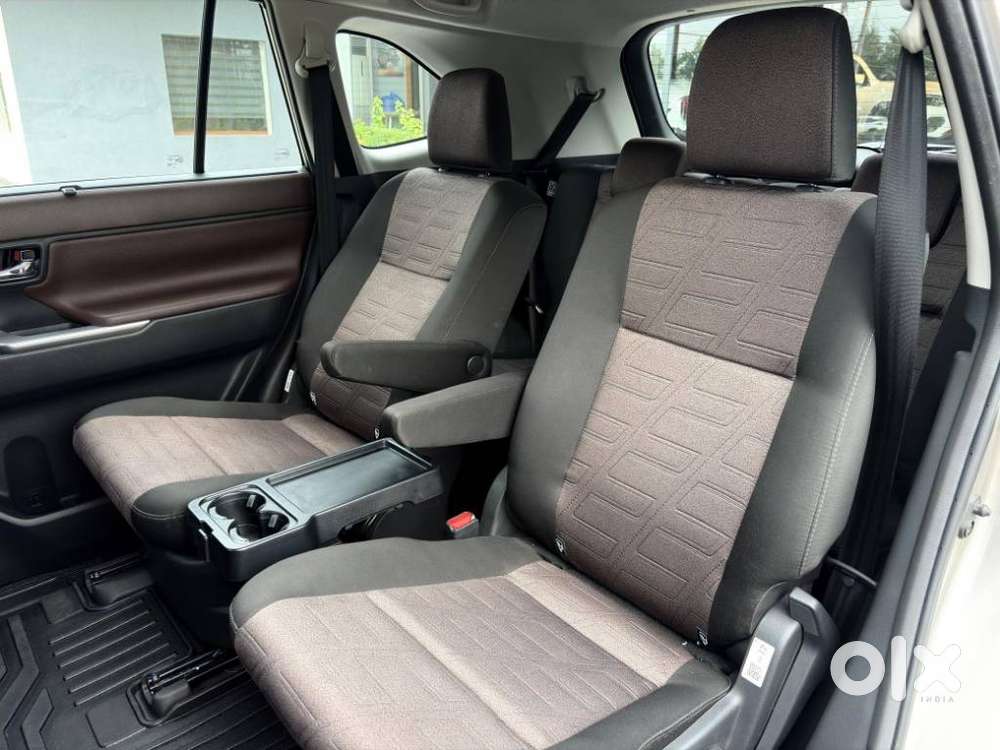 Toyota Innova Hycross 2.0 Vx Hybrid 7 Str, 2025, Petrol