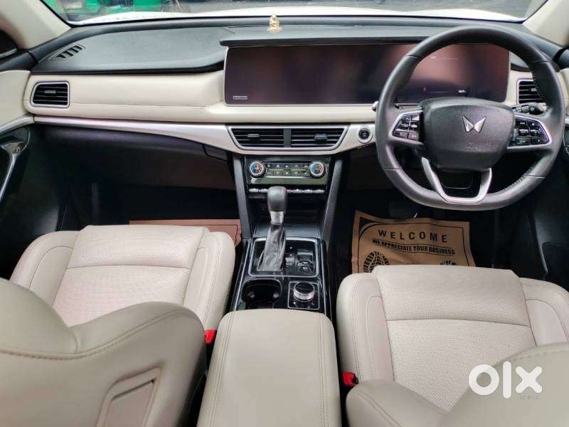 Mahindra Xuv700 2.2 Ax 7 Diesel At Luxury Pack Str, 2022, Diesel
