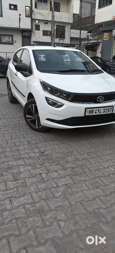 Tata Altroz Xz Petrol New Condition