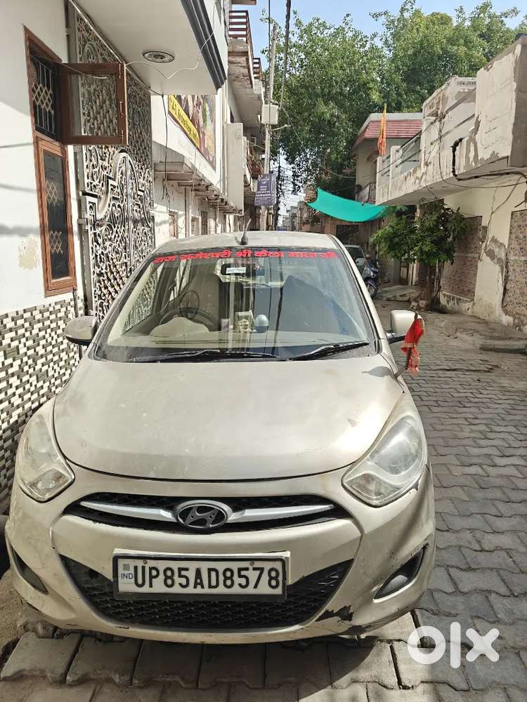 I 10 Sports Top Modal