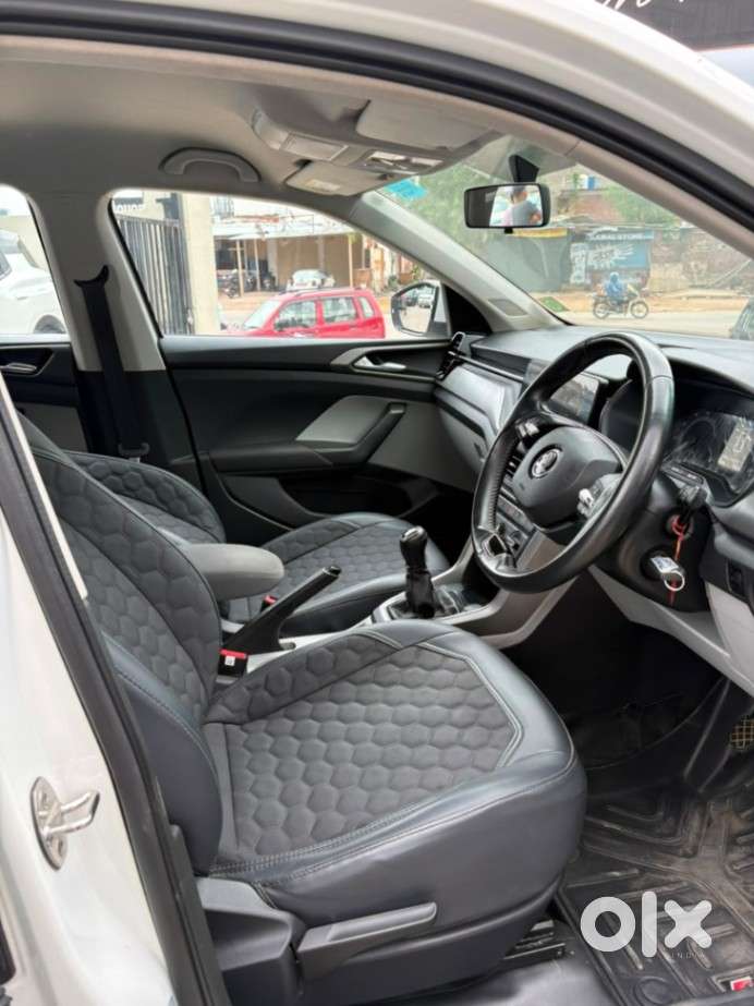 Skoda Kushaq 1.0 Tsi Ambition, 2022, Petrol