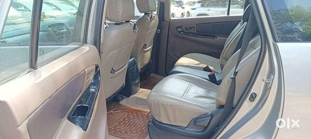 Toyota Innova 2.5 E, 2015, Diesel