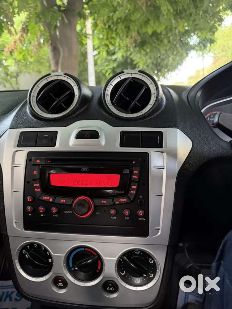 Ford Figo Petrol Titanium, 2011, Petrol