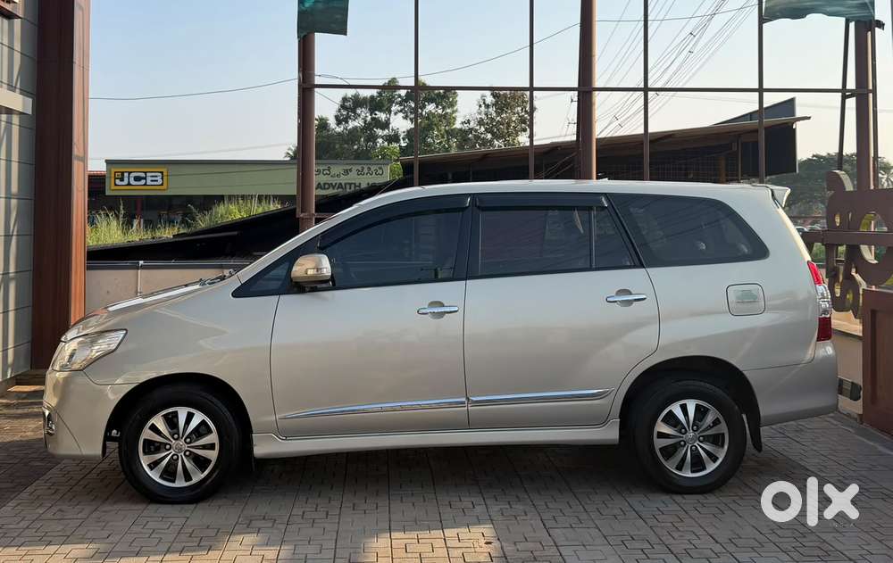 Toyota Innova 2.5 V 8 Str, 2015, Diesel