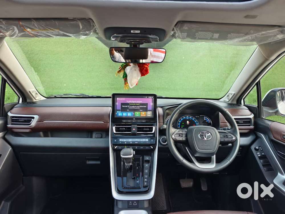 Toyota Innova Hycross 2.0 Zx Hybrid 7 Str, 2025, Petrol