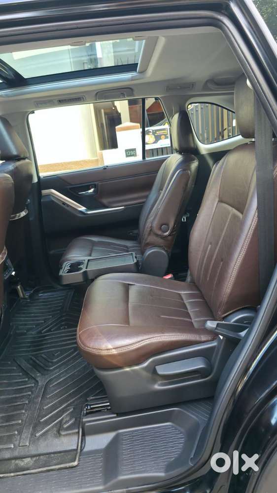 Toyota Innova Hycross 2.0 Vx (o) Hybrid 7 Str, 2025, Petrol