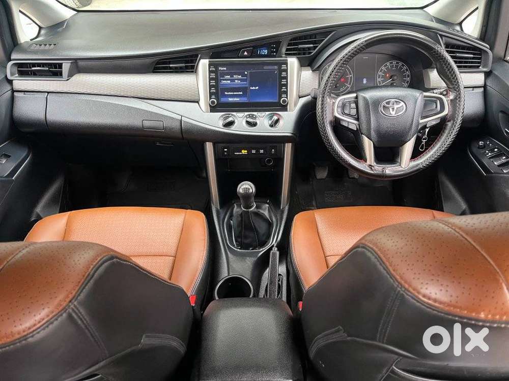 Toyota Innova Crysta 2.4 G Mt 7 Str, 2023, Diesel