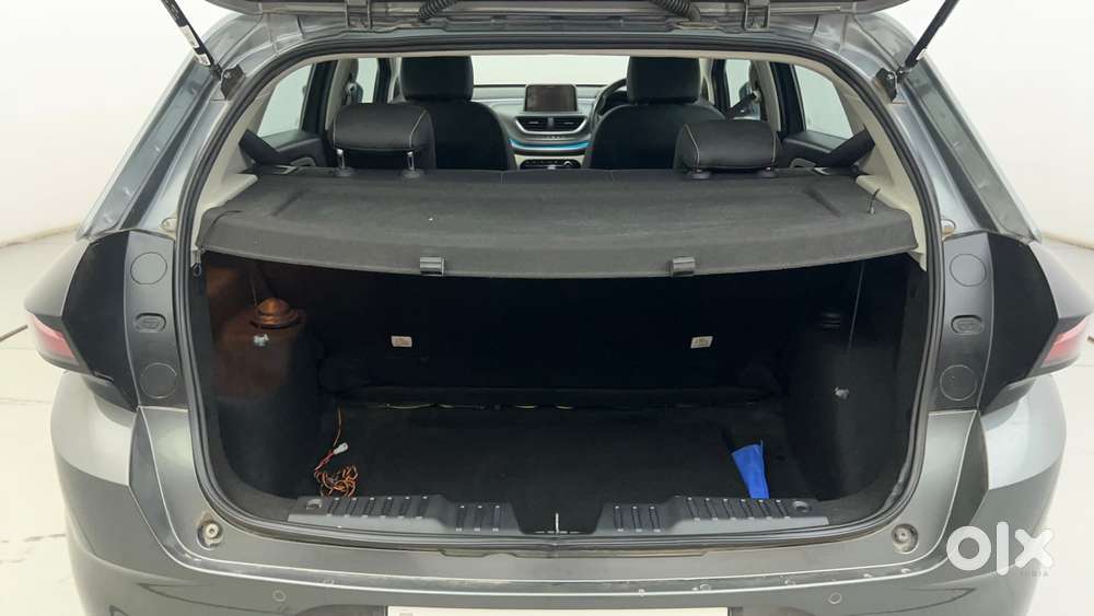 Tata Altroz 1.2 Xza Plus, 2023, Petrol