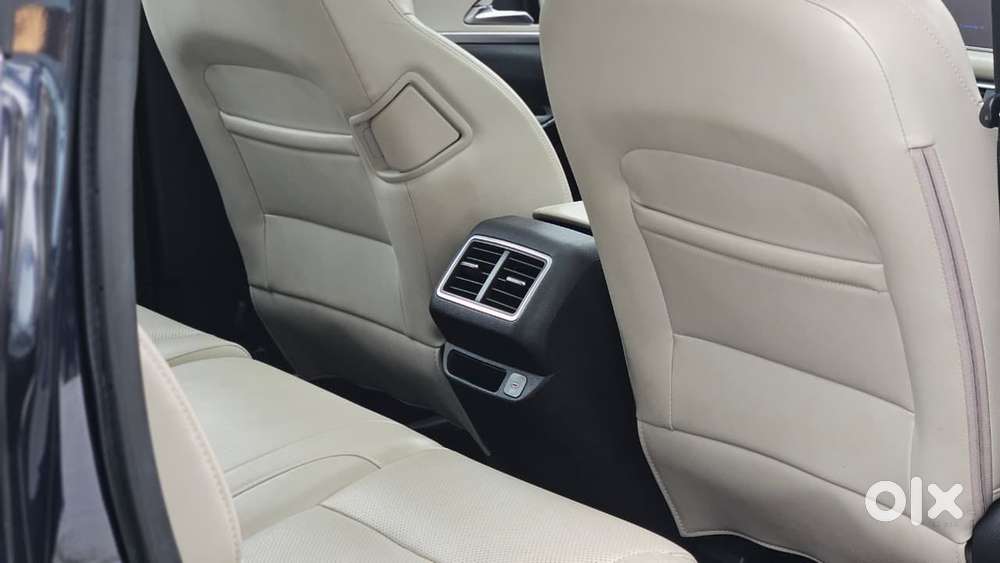 Mahindra Xuv700 2.2 Ax 7 Diesel At Luxury Pack Str Awd, 2023, Diesel