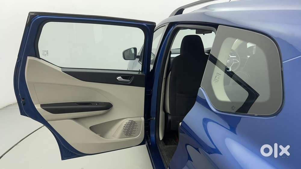 Renault Triber Rxz, 2021, Petrol