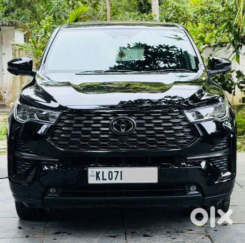 Toyota Innova Hycross 2.0 Zx (o) Hybrid 7 Str, 2023, Petrol
