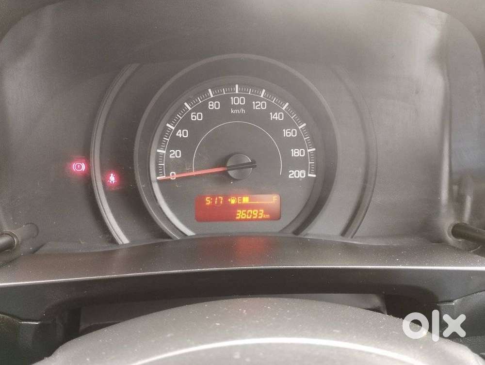 Maruti Suzuki Swift Lxi Optional-o, 2021, Petrol