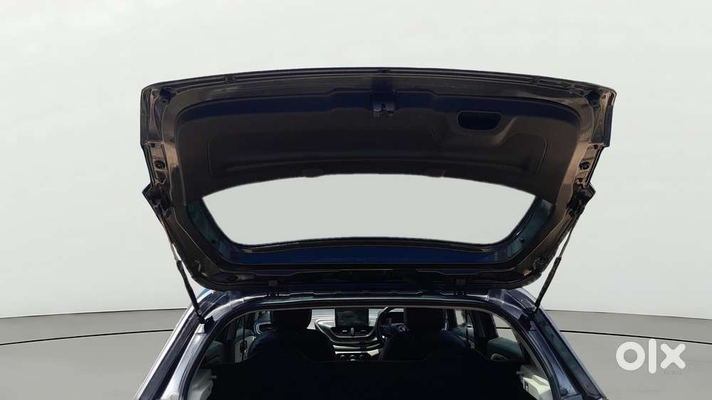Tata Altroz 1.2 Xe, 2021, Petrol