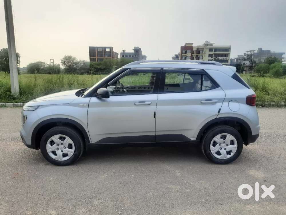Hyundai Venue S 1.2 Petrol, 2022, Petrol