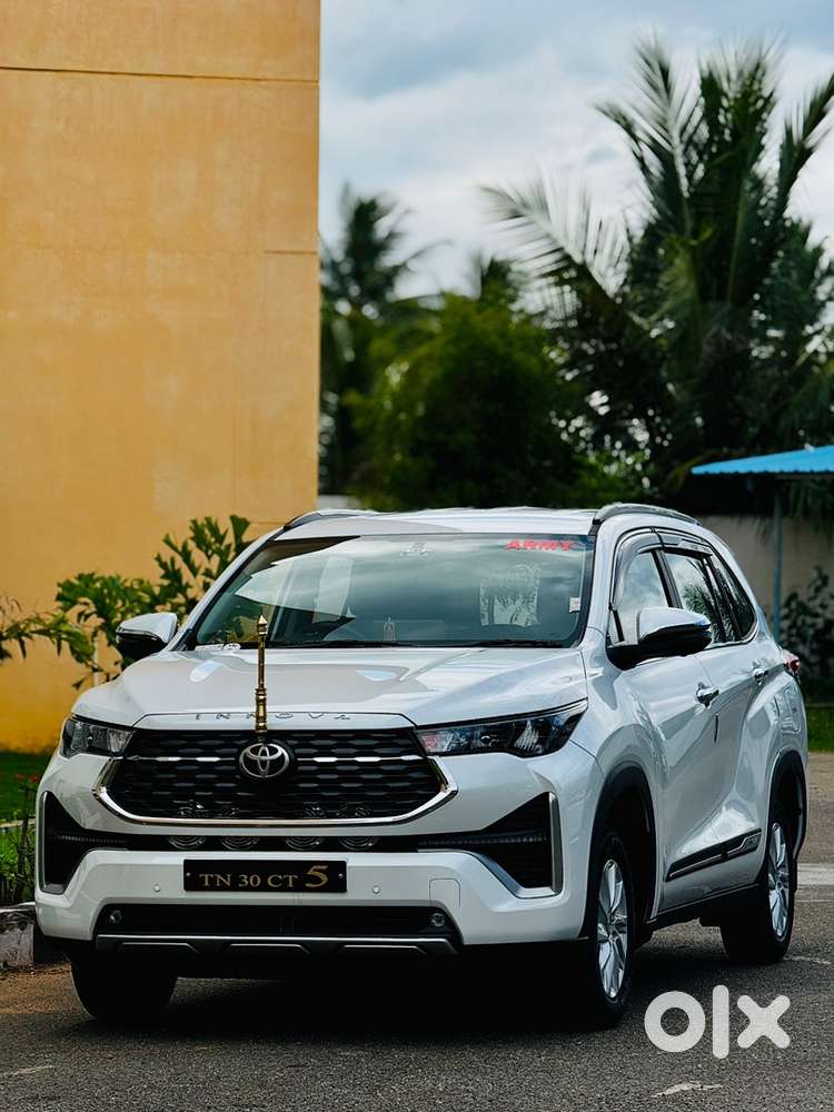 Toyota Innova Hycross 2025 Petrol