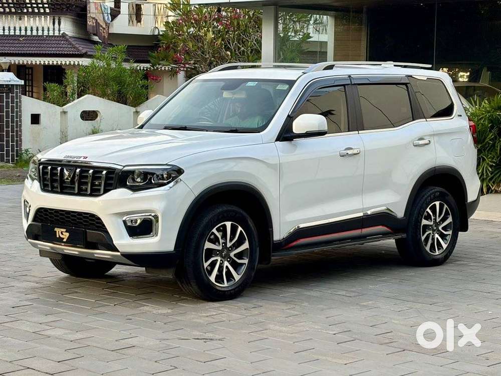 Mahindra Scorpio, 2022, Petrol