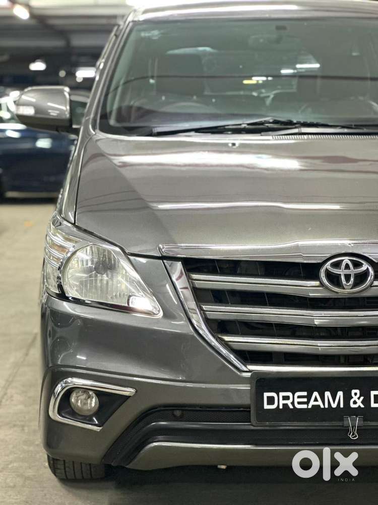 Toyota Innova 2.5 Vx (diesel) 8 Seater Bs Iv, 2014, Diesel