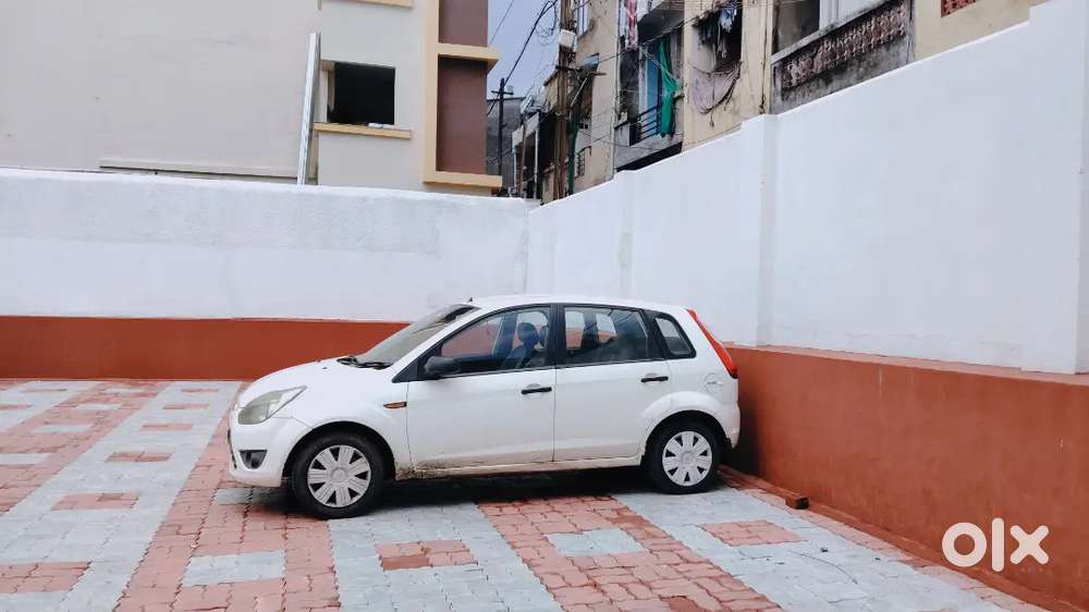 Ford Figo 1.2 Titanium 2012 Petrol