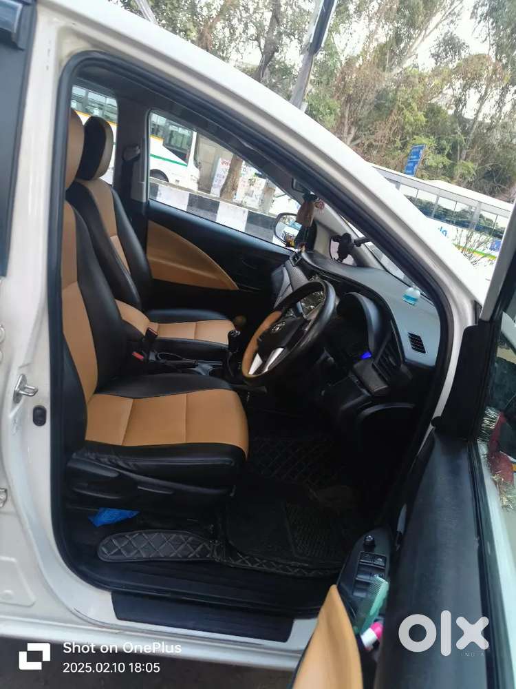 Toyota Innova Crysta Mt, 2.4 G, 2022
