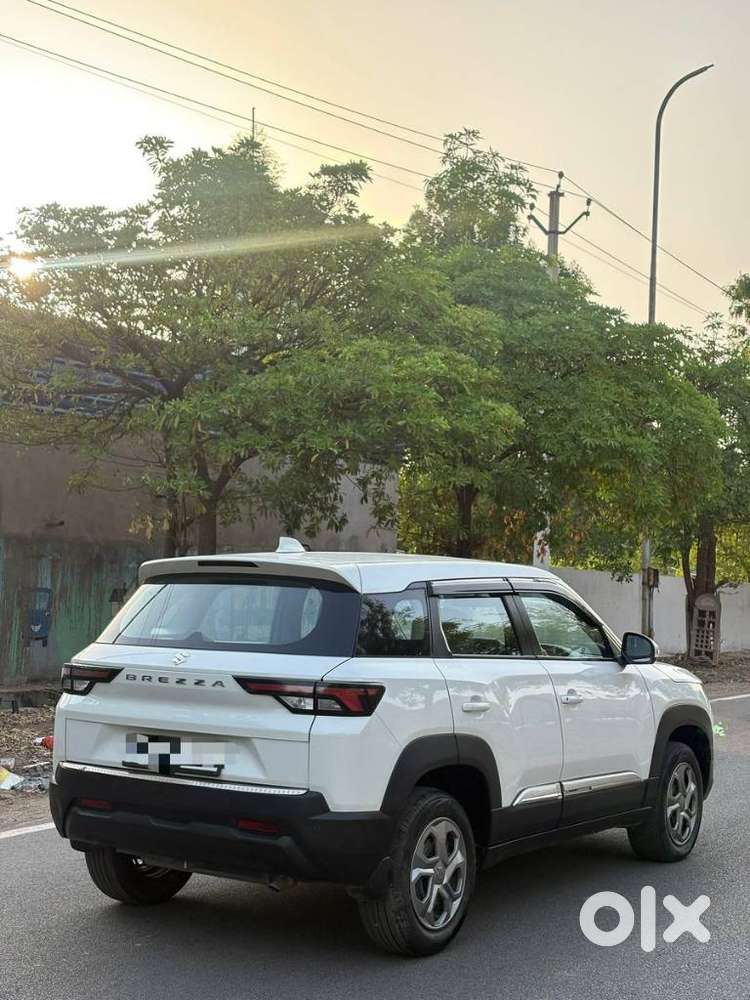 Maruti Suzuki Brezza 1.5 Lxi Cng, 2023, Cng & Hybrids