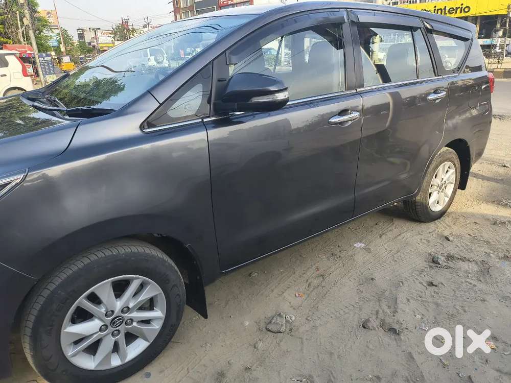 Toyota Innova Crysta 2016 Diesel Well Maintained