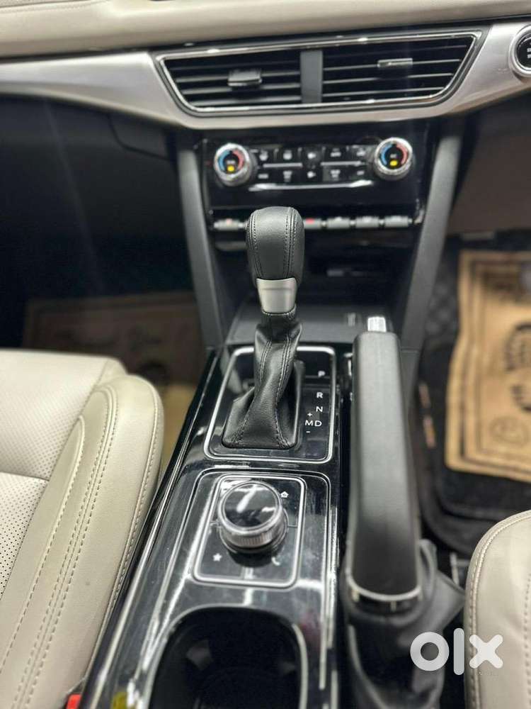 Mahindra Xuv700 2024 Diesel Well Maintained