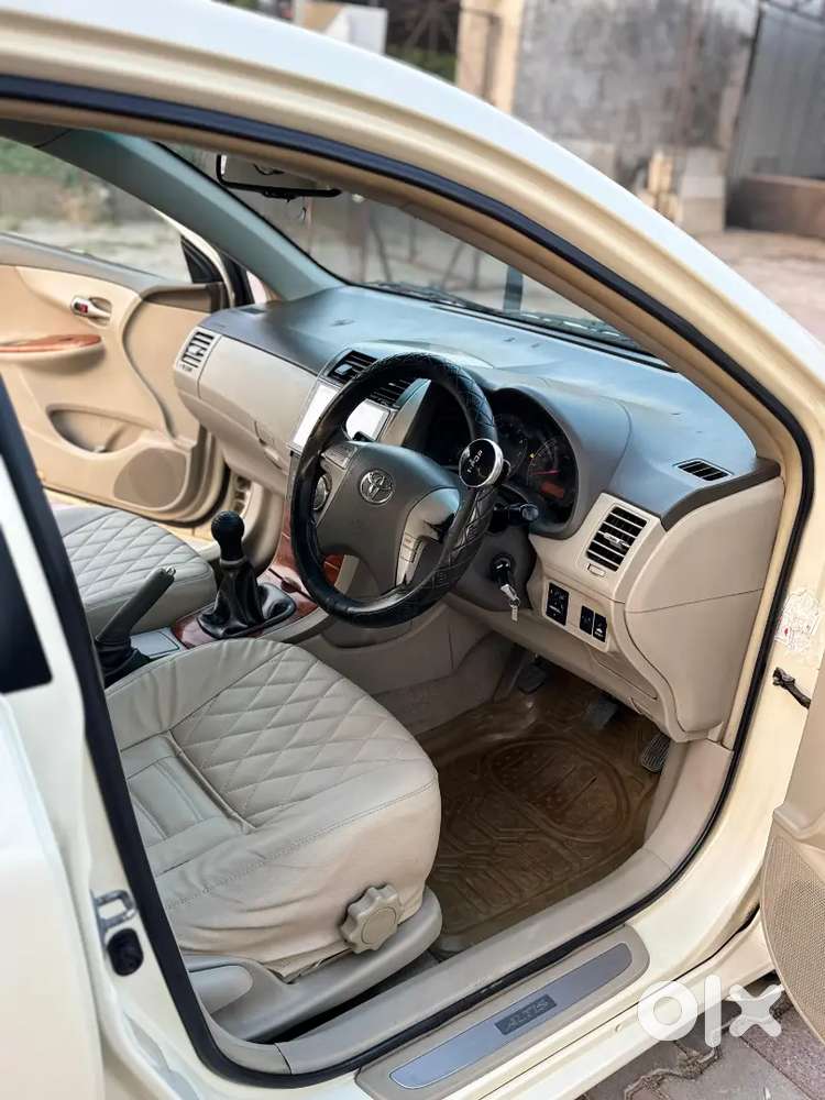 Toyota Corolla Altis 2009 Petrol 90000 Km Driven