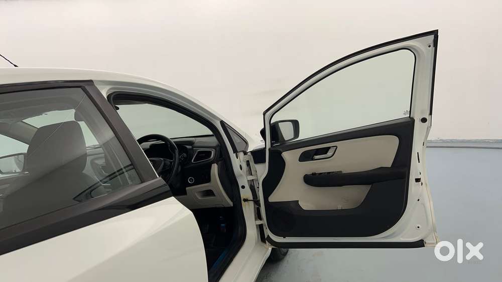 Tata Altroz 1.2 Xz Plus I-turbo, 2022, Petrol