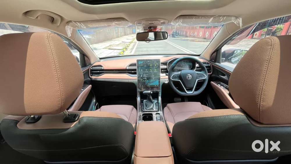 Mg Hector Plus Sharp Pro 1.5 Turbo Petrol Cvt 7 Str, 2025, Petrol